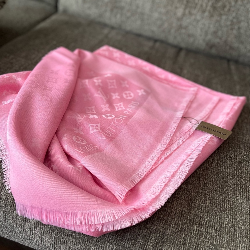 Louis Vuitton Shawl